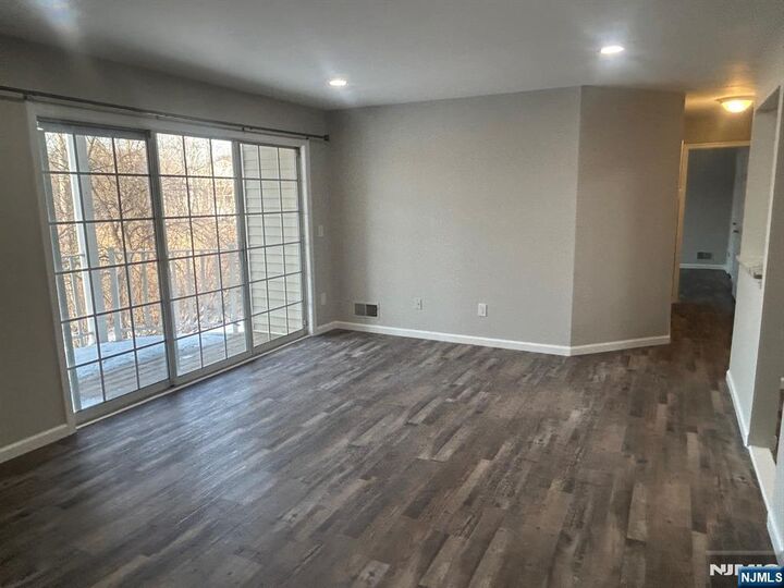 Property Photo:  310 Linden Street  NJ 07430 