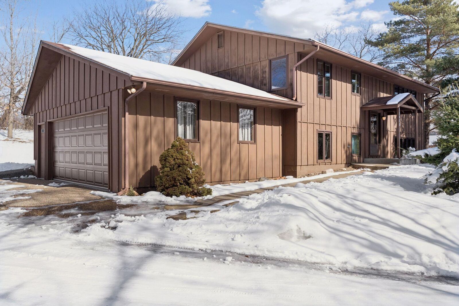 Property Photo:  13400 North Street  MN 55345 