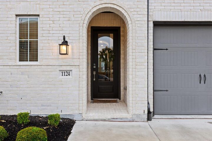Property Photo:  1124 Queensdown Way  TX 75126 