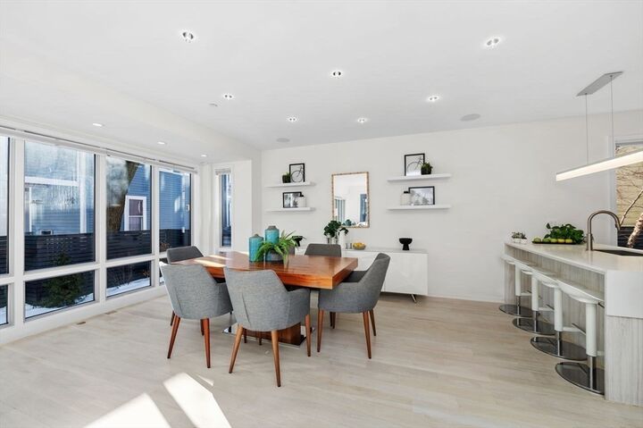 Property Photo:  62 Pearl 62  MA 02139 