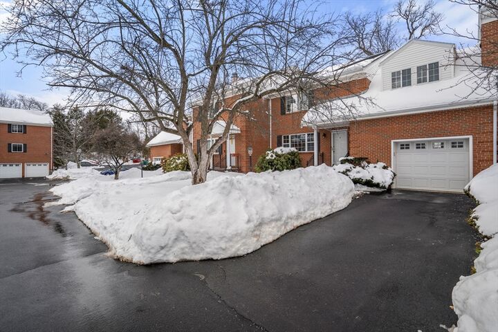 Property Photo:  9 April Lane 9  MA 02421 