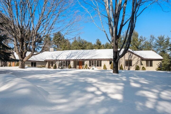 Property Photo: 11 Wyncrest Circle MA 01810