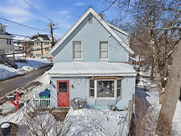 Property Photo:  224 Rollstone St  MA 01420 