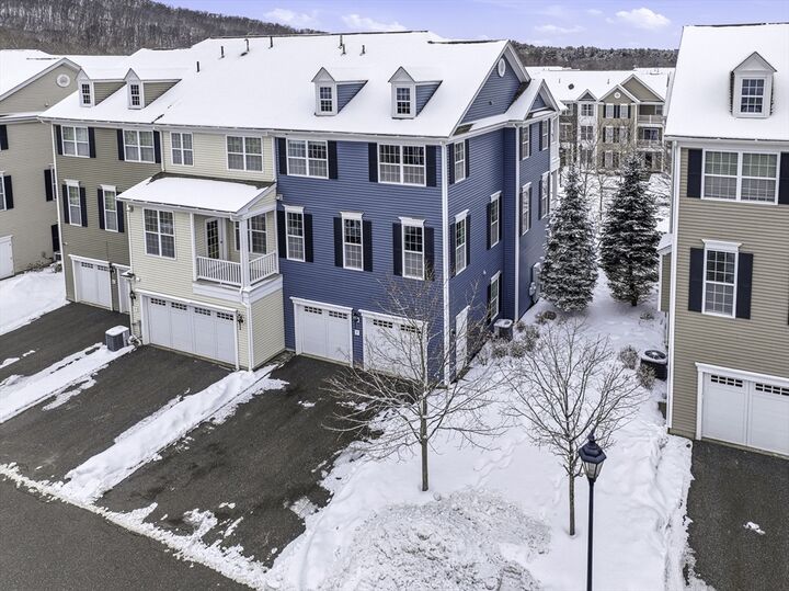 Property Photo:  7 Moses Wheelock Ln 7  MA 01581 