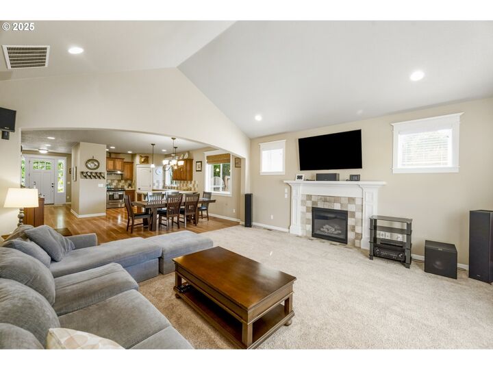 Property Photo:  18515 Aladdin Way  OR 97045 