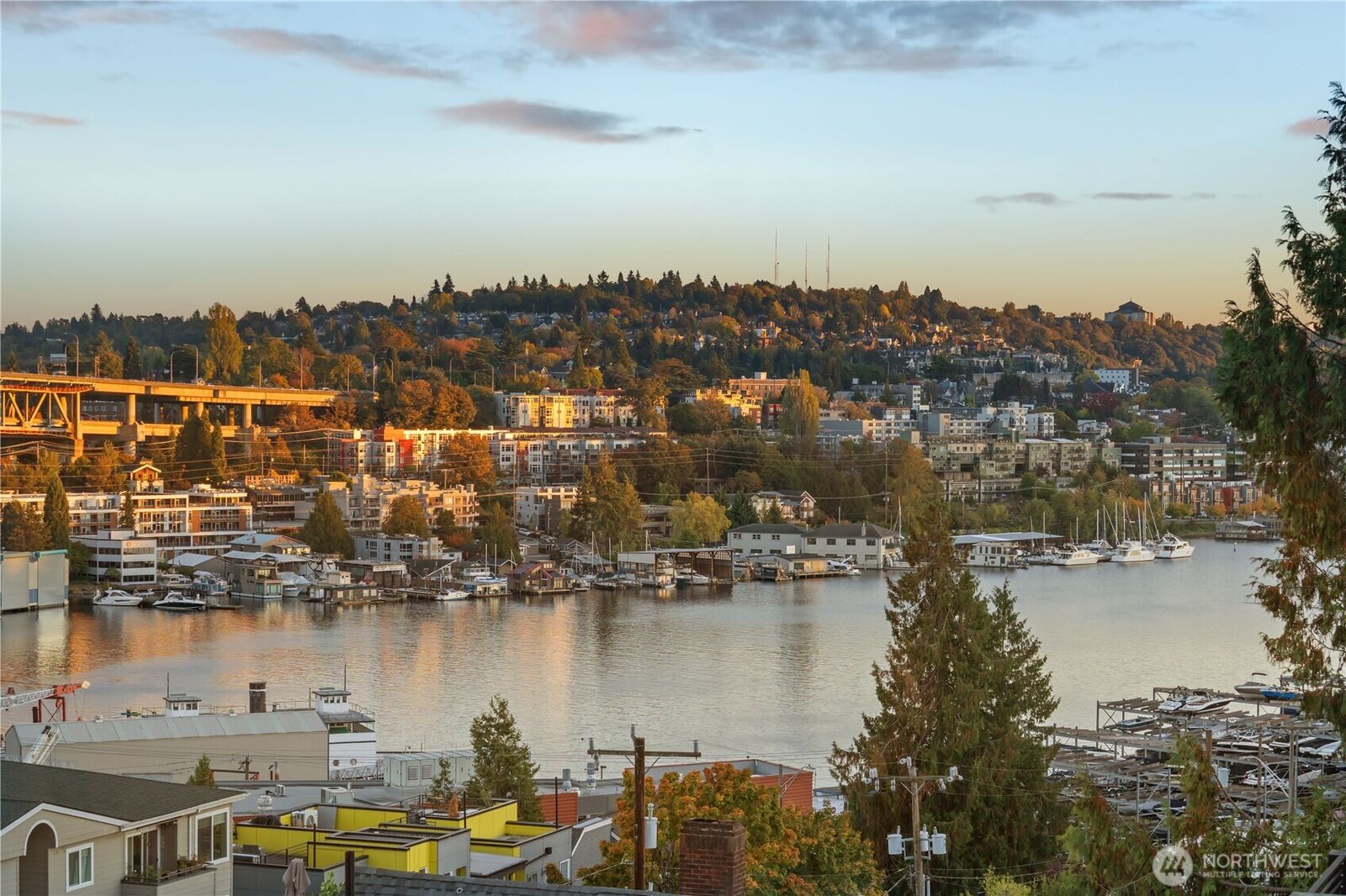 Property Photo:  3959  1st Avenue NE A  WA 98105 