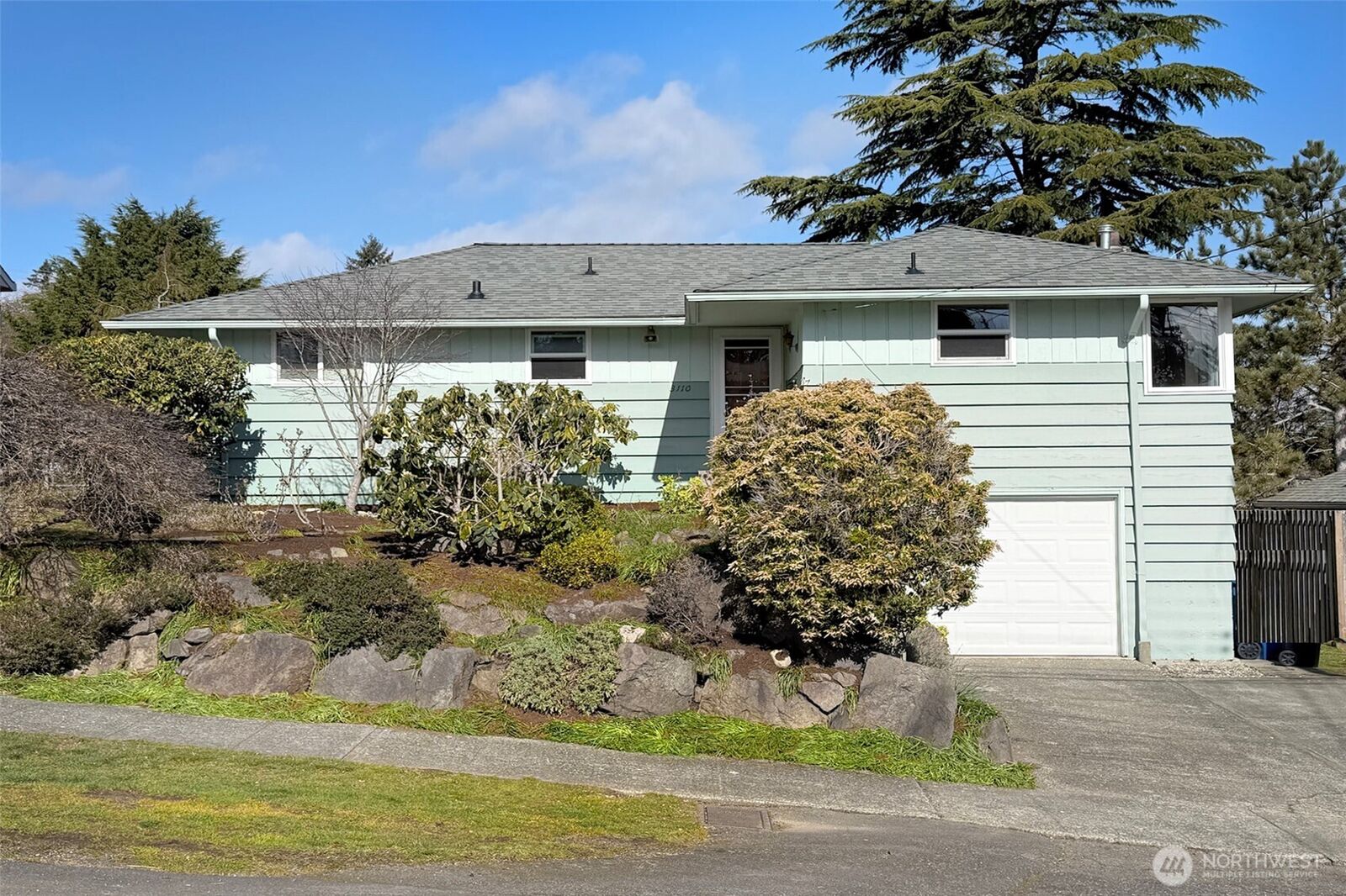 Property Photo: 3110 SW 105th Street WA 98146