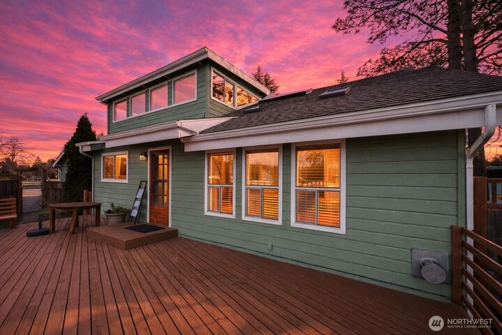 Property Photo:  847  Argyle Avenue  WA 98250 