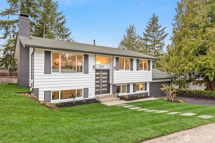 Property Photo:  12717 SE 190th Place S  WA 98058 