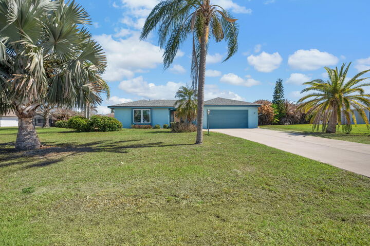 Property Photo:  2621 SE Delong Road  FL 34952 