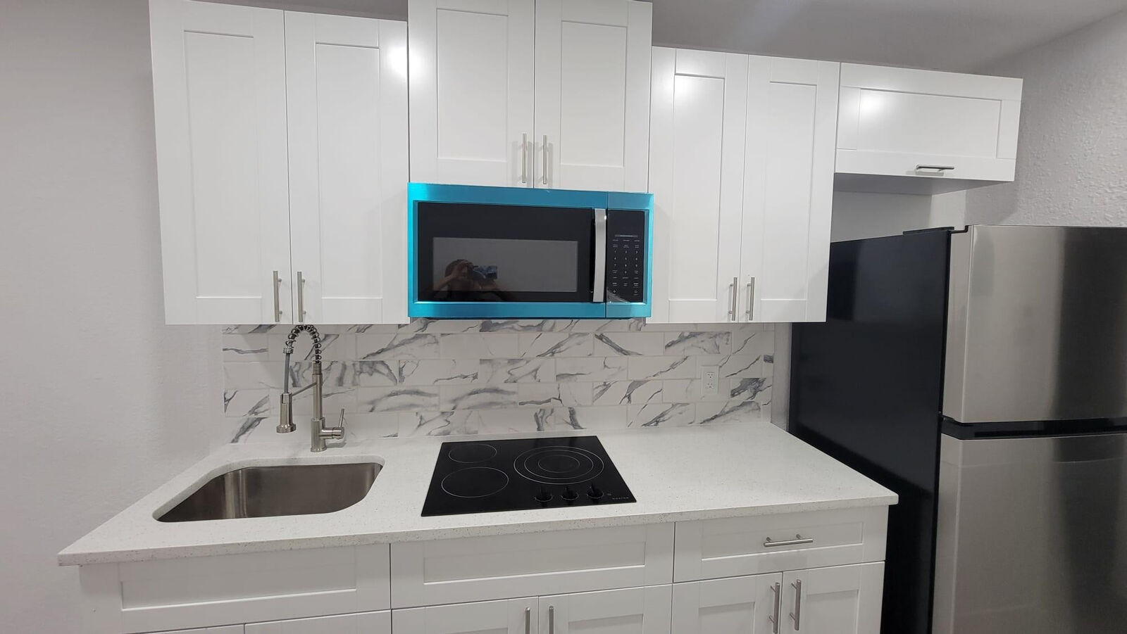 Property Photo:  618 SW 14th Terrace 4  FL 33312 