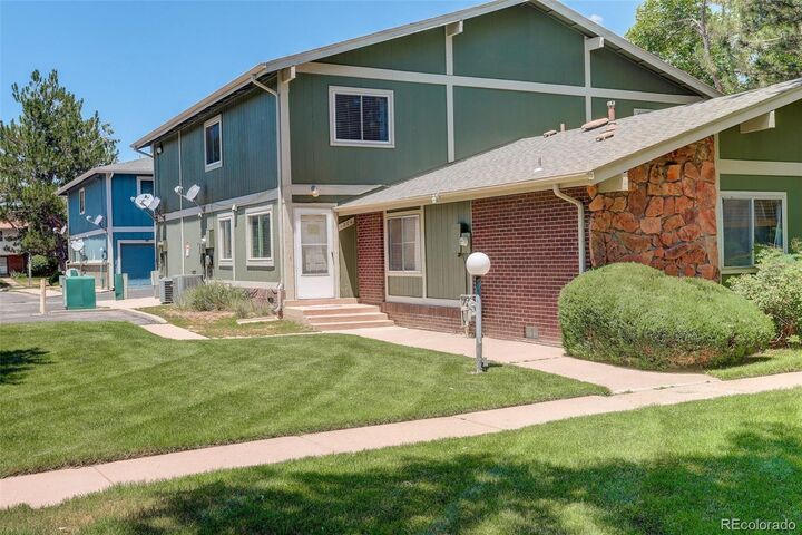 Property Photo:  1204 S Uvalda Street  CO 80012 