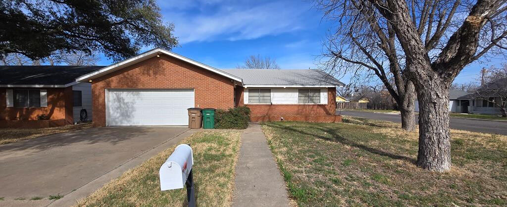 Property Photo:  302 N Madison Street  TX 76901 