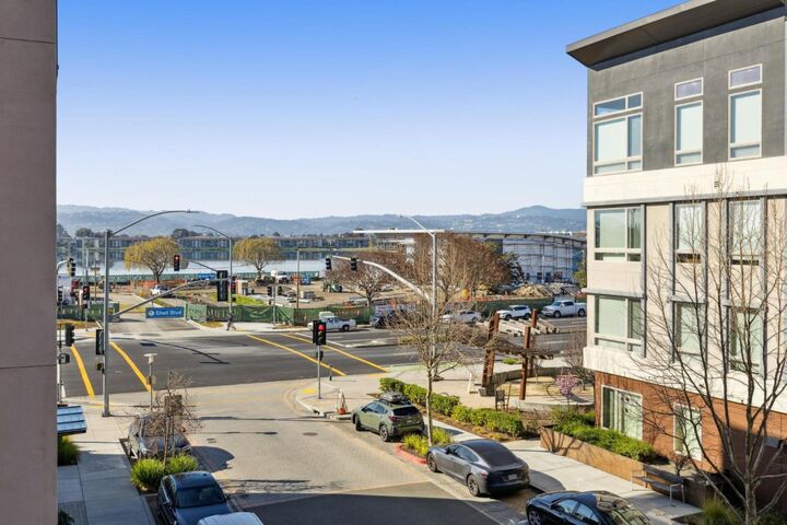 Property Photo:  1028 Foster Square Lane 305  CA 94404 