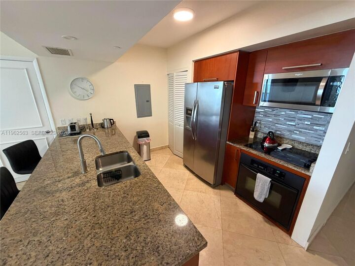 Property Photo:  1830 S Ocean Dr 2210  FL 33009 