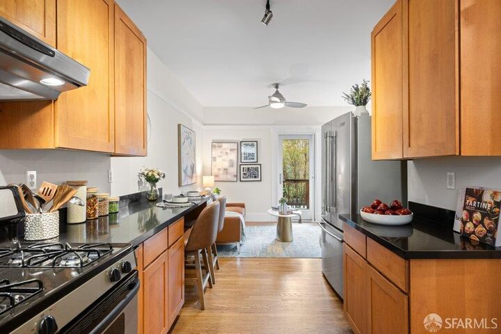 Property Photo:  49 Dorland Street 2  CA 94110 