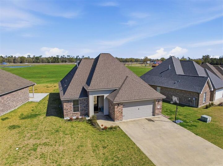 Property Photo:  169 N White Castle N  LA 70647 