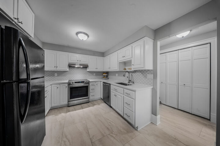 Property Photo:  76 River Bend Road C  CT 06614 