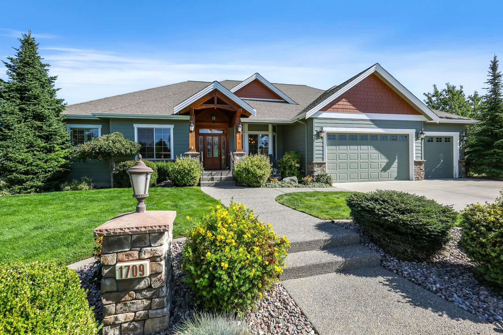 Property Photo:  1709 S Steen Rd  WA 99037 