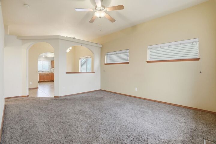 Property Photo: 9216 N Oak St WA 99208