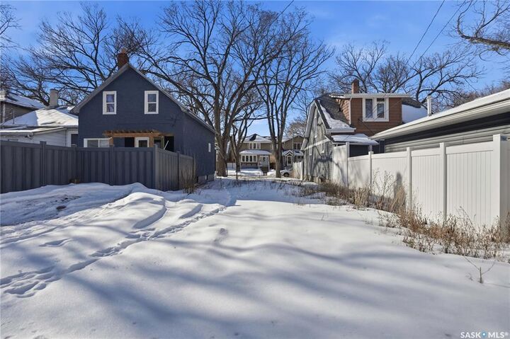 Property Photo:  2305 Quebec Street  SK S4P 1K5 