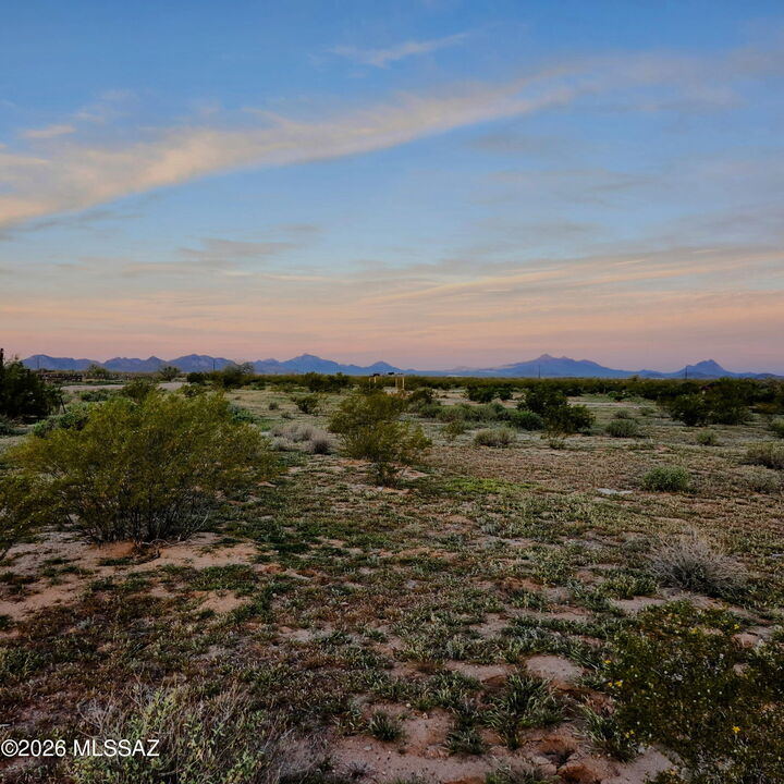 Property Photo: 7716 N Shadows Desert Lane AZ 85743