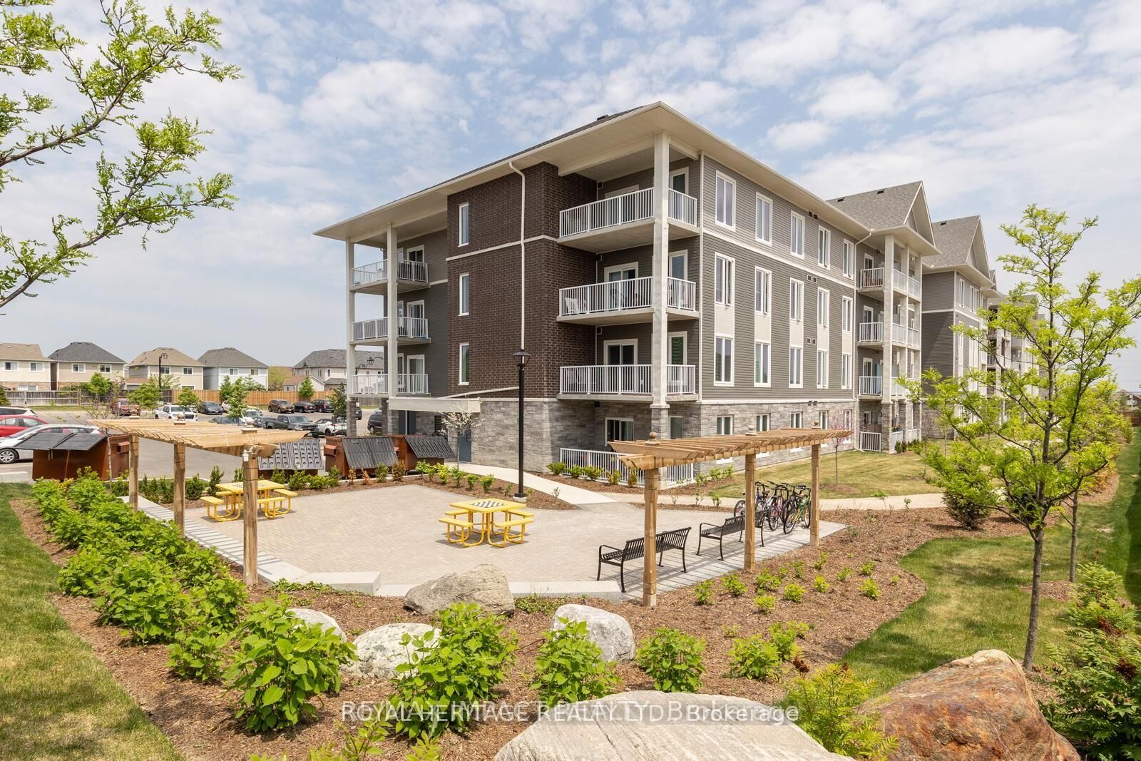 Property Photo:  290 Liberty Street N 209  ON L1C 0V5 