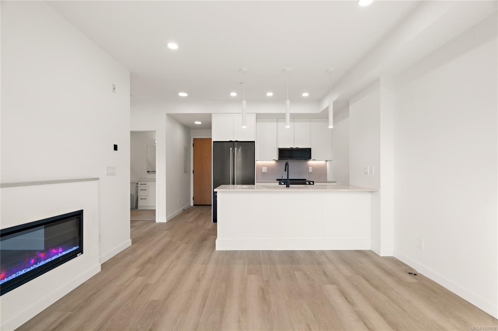 Photo de la propriété:  1102 Esquimalt Rd 309  BC V9A 0L3 