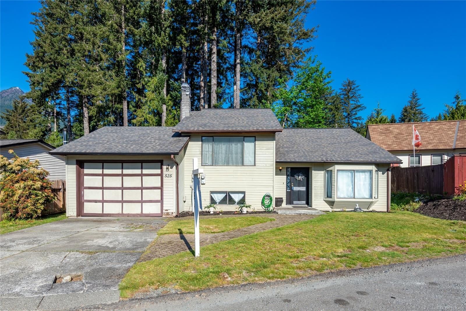 Property Photo:  525 Muchalat Crt  BC V0P 1G0 