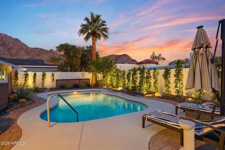 Property Photo:  2115 E State Avenue  AZ 85020 