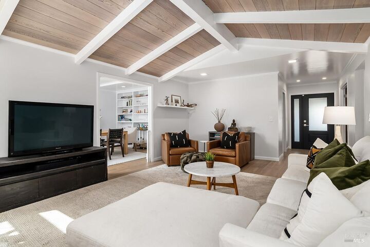 Property Photo: 232 San Carlos Way CA 94945