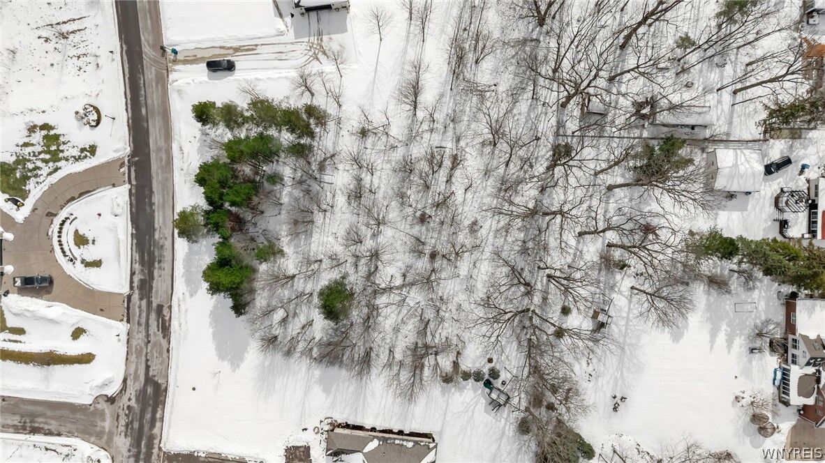 Property Photo:  5120 Country Club  NY 14092 