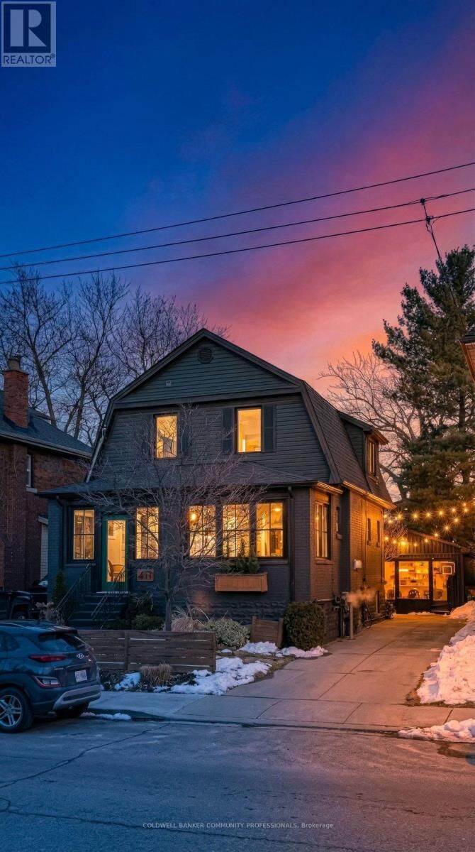 Property Photo:  411 Dundurn Street South  ON L8P 4L8 
