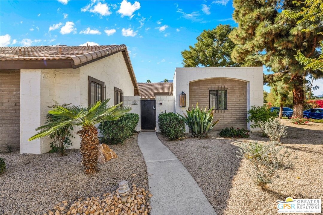 Property Photo: 2247 Miramonte Cir CA 92264