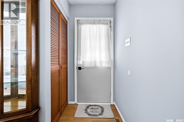 Property Photo:  131 Lloyd Crescent  SK S4R 6B9 