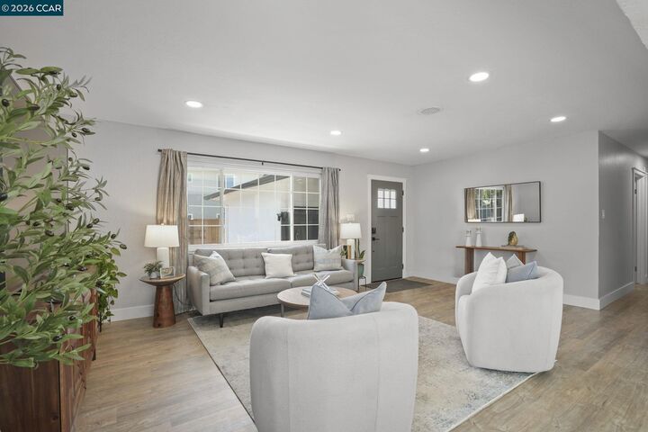 Property Photo: 69 Fordham Ct CA 94523