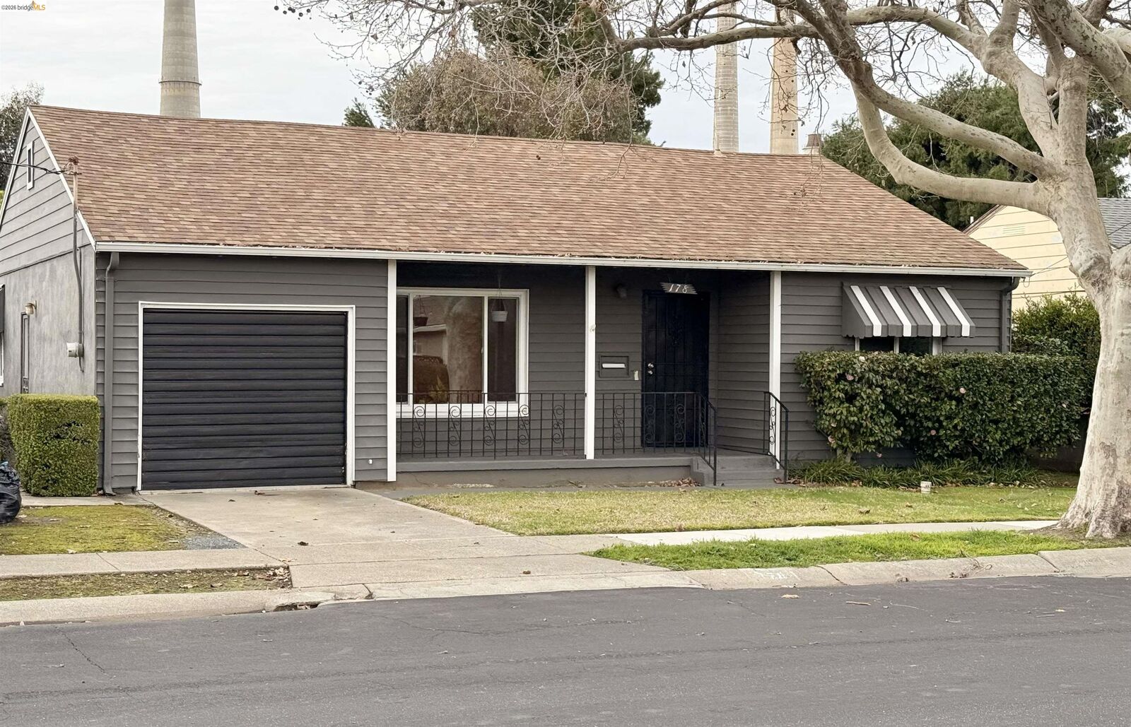 Property Photo: 178 Linda Vista Ave CA 94565