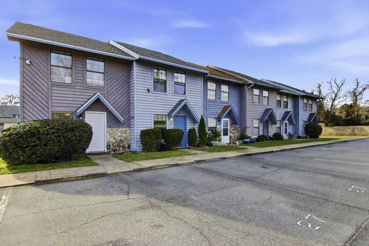 Property Photo:  1325 Greendale Avenue 26  FL 32547 