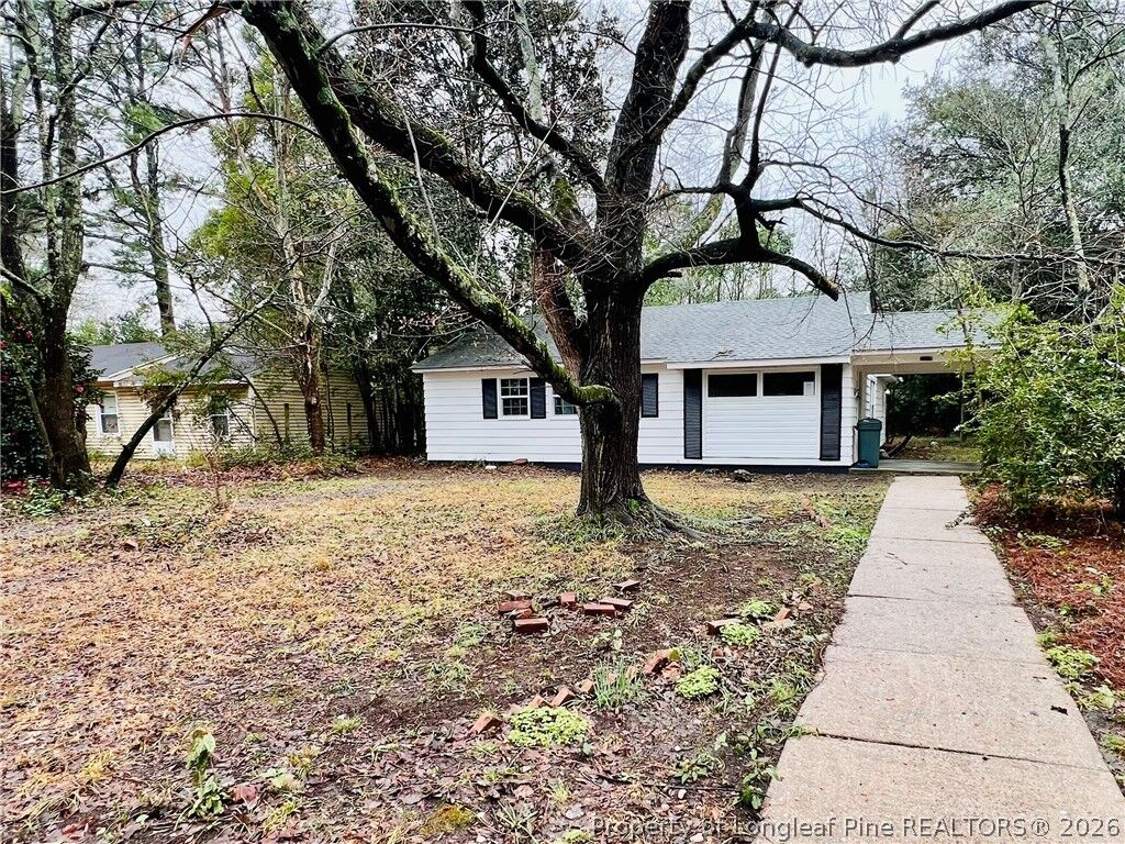Property Photo: 1005 S Pine Street NC 28352