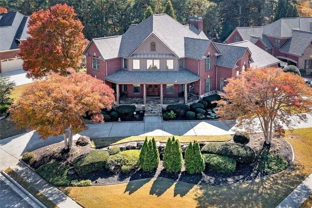 Property Photo: 692 Heritage Post Lane GA 30017