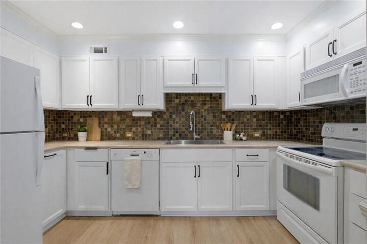 Property Photo:  3405 Ashwood Lane  GA 30341 