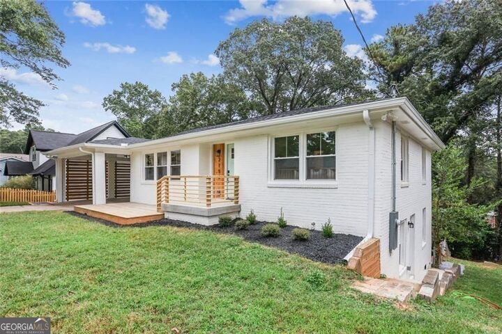 Property Photo: 2152 Edgemore Drive SE GA 30316