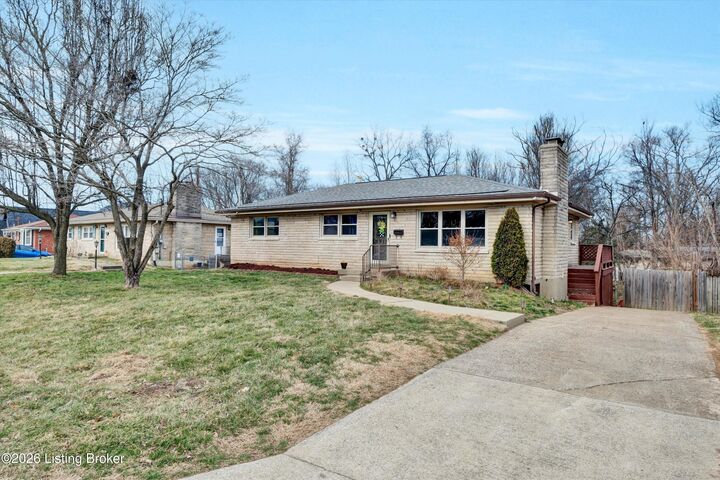 Property Photo:  5917 Bay Pine Dr  KY 40219 