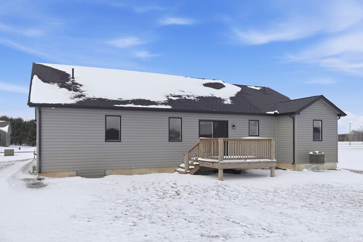 Property Photo:  4938 N Cranbrook Road  IN 46555 