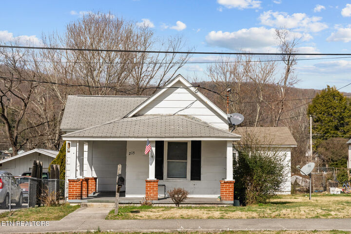 Property Photo:  215 N Front St  TN 37854 
