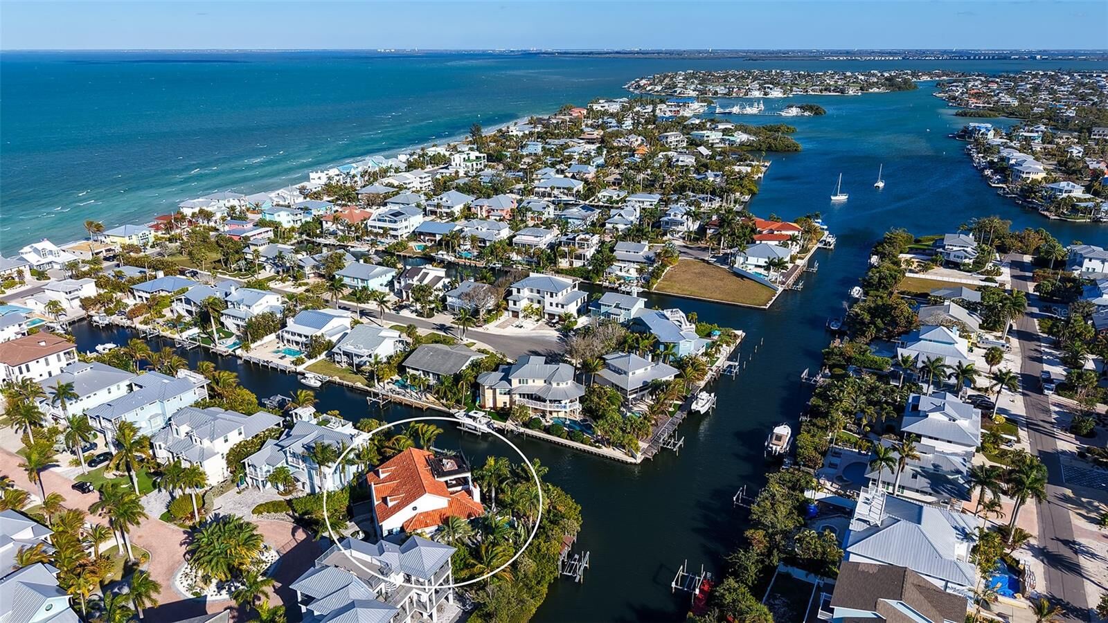 Property Photo: 513 Villa Rosa Way FL 34216