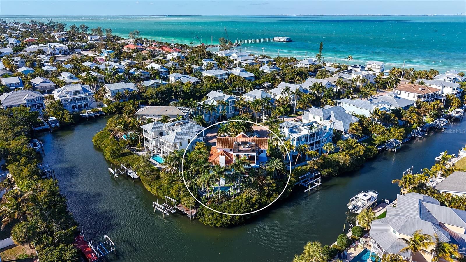 Property Photo: 513 Villa Rosa Way FL 34216