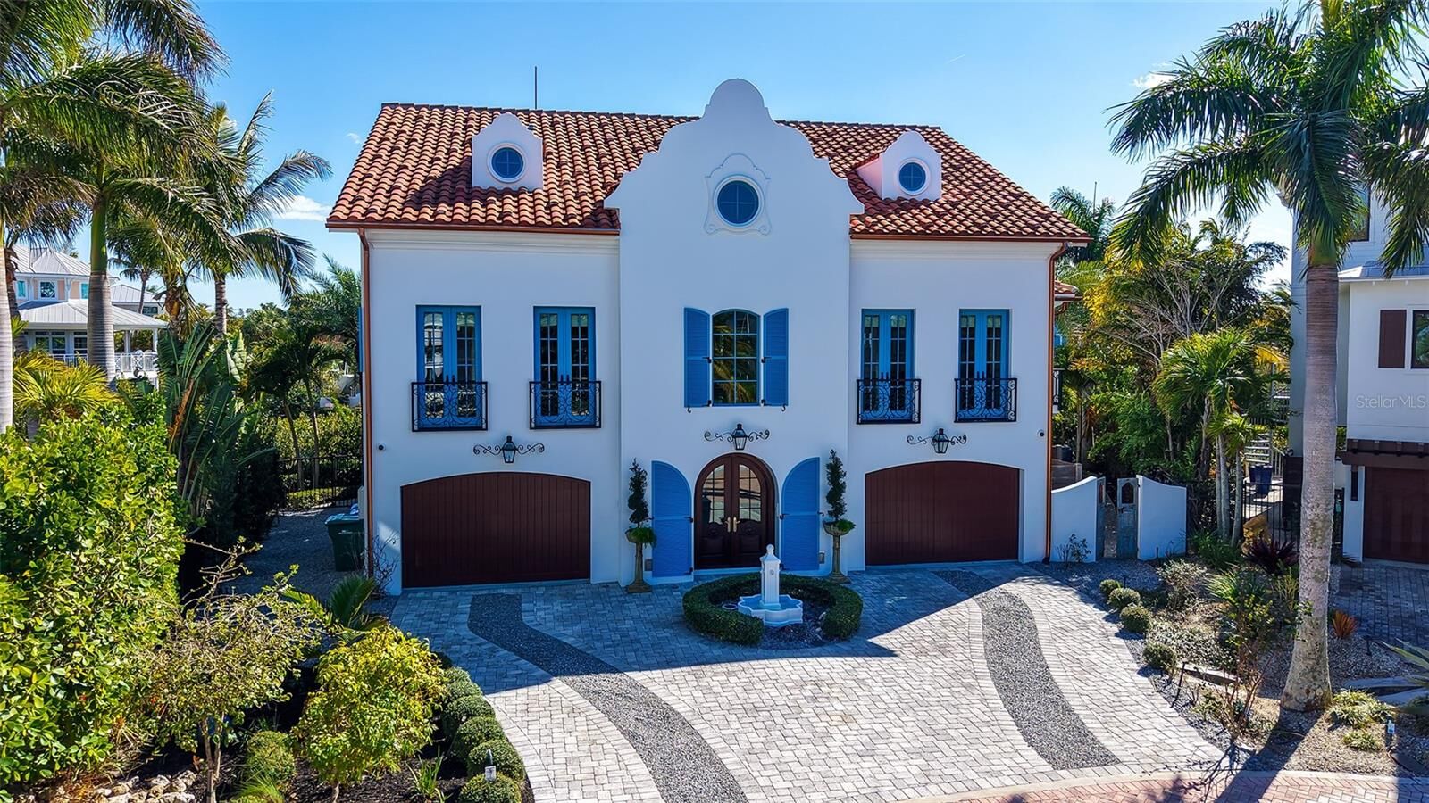 Property Photo:  513 Villa Rosa Way  FL 34216 