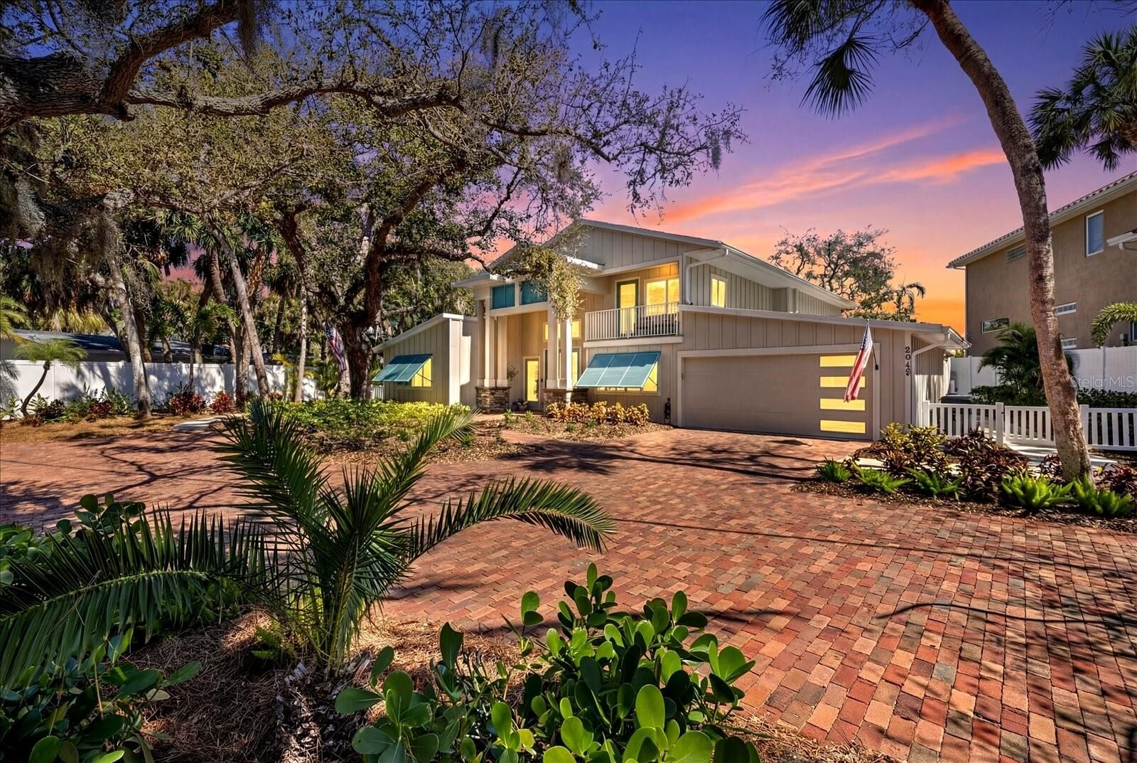 Property Photo:  5045 Oxford Drive  FL 34242 