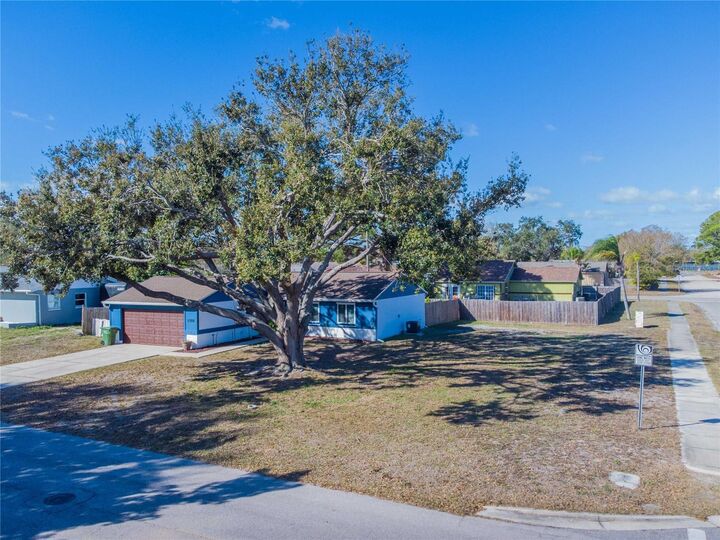 Property Photo:  1355 N Pompano Avenue  FL 34237 